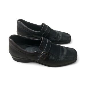 V2- Women’s size 40 (6.5) Black Leather Shoes - Ecco light